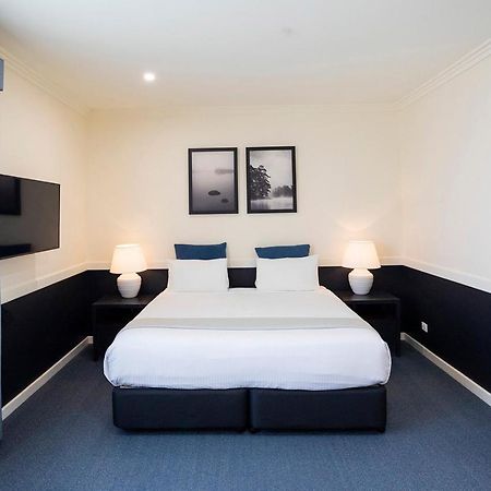 霍克斯伯里赛俱乐部汽车旅馆 温莎 外观 照片 A room at the hotel