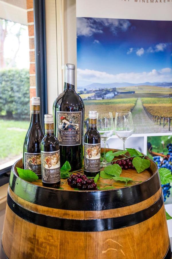 霍克斯伯里赛俱乐部汽车旅馆 温莎 外观 照片 A bottle of German wine